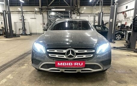 Mercedes-Benz E-Класс, 2019 год, 3 995 000 рублей, 2 фотография