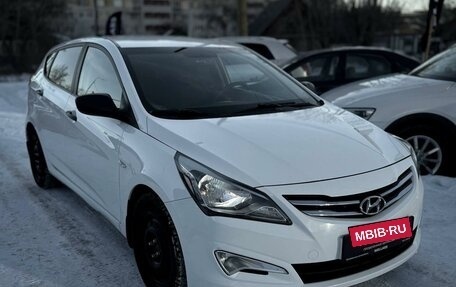 Hyundai Solaris II рестайлинг, 2014 год, 880 000 рублей, 2 фотография