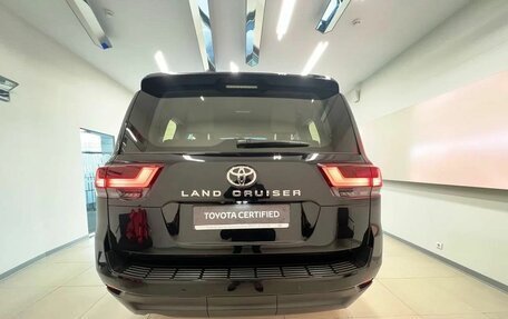 Toyota Land Cruiser, 2024 год, 13 990 000 рублей, 4 фотография