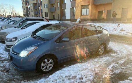 Toyota Prius, 2006 год, 1 200 000 рублей, 10 фотография