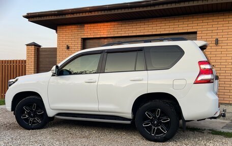 Toyota Land Cruiser Prado 150 рестайлинг 2, 2015 год, 3 700 000 рублей, 20 фотография