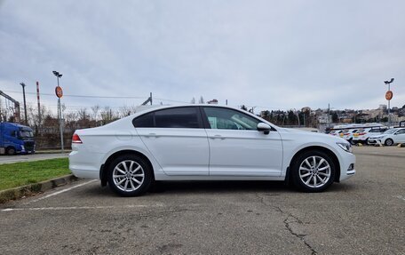 Volkswagen Passat B8 рестайлинг, 2015 год, 1 950 000 рублей, 2 фотография