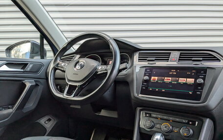 Volkswagen Tiguan II, 2019 год, 2 635 000 рублей, 21 фотография