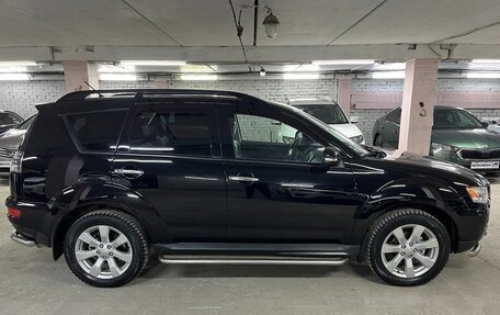 Mitsubishi Outlander III рестайлинг 3, 2011 год, 1 575 000 рублей, 4 фотография