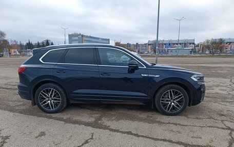 Volkswagen Touareg III, 2019 год, 6 100 000 рублей, 5 фотография