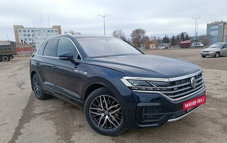 Volkswagen Touareg III, 2019 год, 6 100 000 рублей, 8 фотография