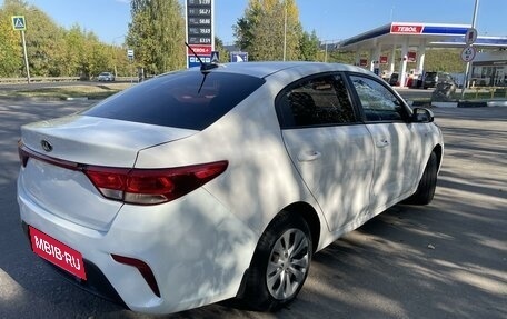 KIA Rio IV, 2018 год, 800 000 рублей, 2 фотография