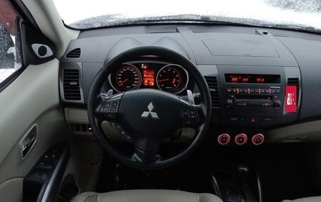 Mitsubishi Outlander III рестайлинг 3, 2007 год, 950 000 рублей, 13 фотография