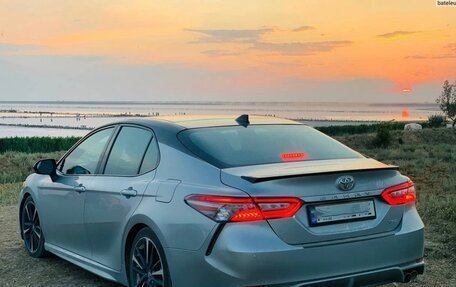 Toyota Camry, 2018 год, 2 850 000 рублей, 9 фотография