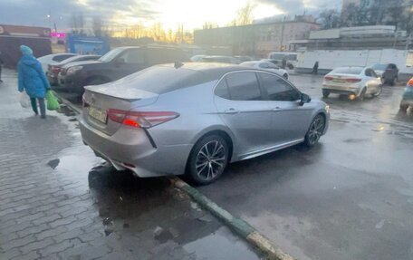 Toyota Camry, 2018 год, 2 850 000 рублей, 8 фотография