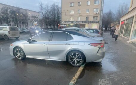 Toyota Camry, 2018 год, 2 850 000 рублей, 2 фотография