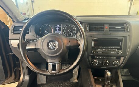 Volkswagen Jetta VI, 2013 год, 870 000 рублей, 9 фотография