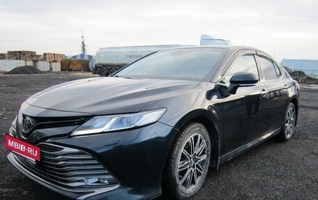 Toyota Camry, 2018 год, 2 950 000 рублей, 4 фотография