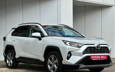 Toyota RAV4, 2021 год, 3 800 000 рублей, 5 фотография