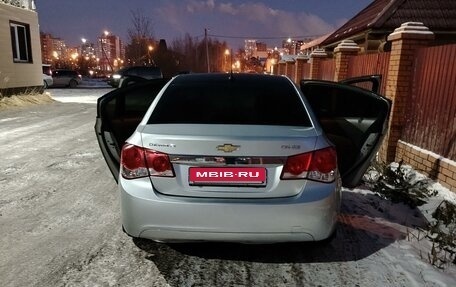 Chevrolet Cruze II, 2010 год, 690 000 рублей, 5 фотография