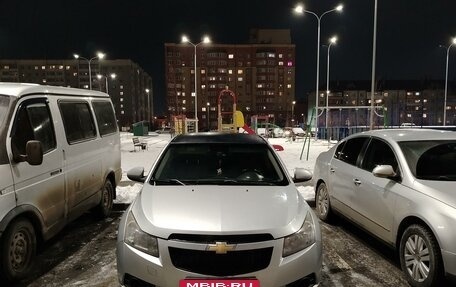 Chevrolet Cruze II, 2010 год, 690 000 рублей, 10 фотография