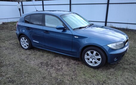 BMW 1 серия, 2005 год, 750 000 рублей, 2 фотография