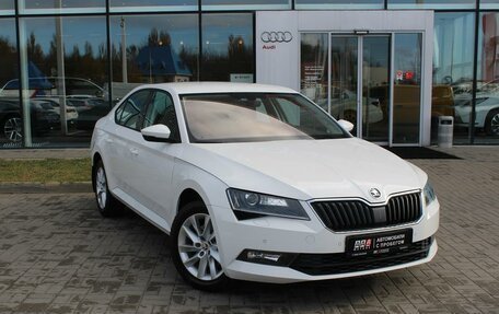 Skoda Superb III рестайлинг, 2018 год, 2 290 000 рублей, 3 фотография