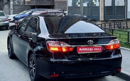 Toyota Camry, 2017 год, 2 570 000 рублей, 6 фотография