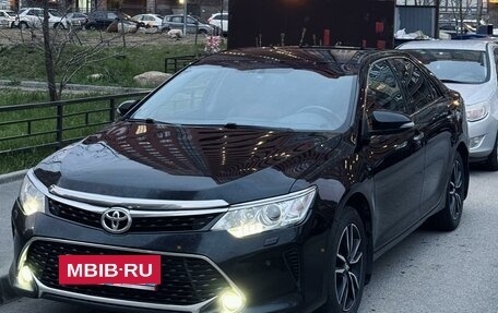 Toyota Camry, 2017 год, 2 570 000 рублей, 3 фотография