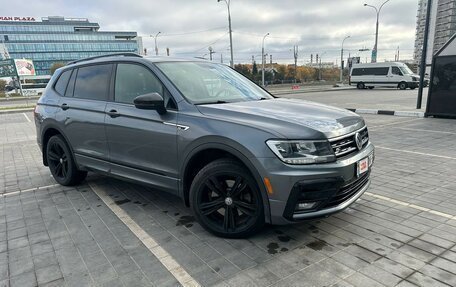 Volkswagen Tiguan II, 2019 год, 3 100 000 рублей, 2 фотография