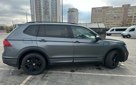 Volkswagen Tiguan II, 2019 год, 3 100 000 рублей, 16 фотография