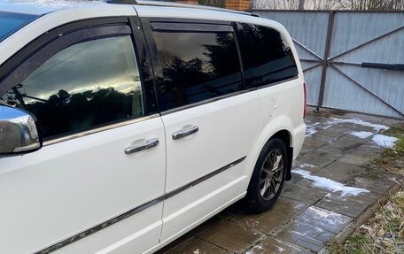 Chrysler Voyager IV, 2014 год, 2 450 000 рублей, 11 фотография