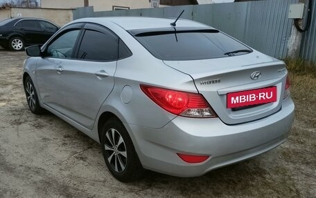 Hyundai Solaris II рестайлинг, 2011 год, 715 000 рублей, 3 фотография