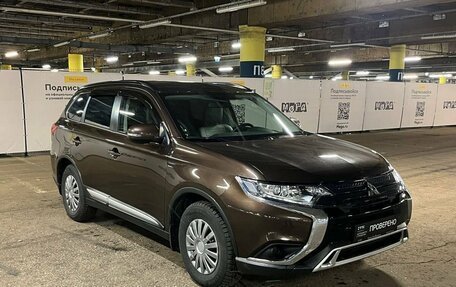 Mitsubishi Outlander III рестайлинг 3, 2021 год, 3 395 000 рублей, 3 фотография