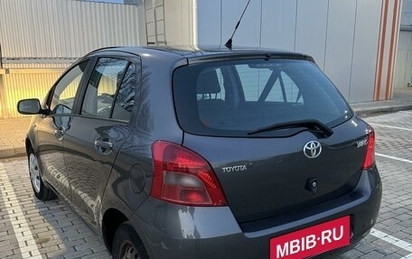 Toyota Yaris III рестайлинг, 2008 год, 620 000 рублей, 5 фотография