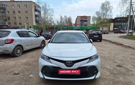 Toyota Camry, 2020 год, 3 090 000 рублей, 1 фотография