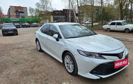 Toyota Camry, 2020 год, 3 090 000 рублей, 2 фотография