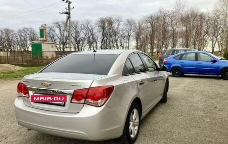 Chevrolet Cruze II, 2010 год, 720 000 рублей, 3 фотография