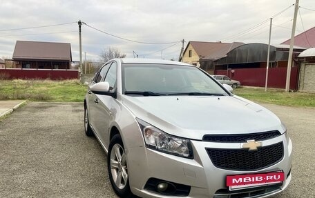 Chevrolet Cruze II, 2010 год, 720 000 рублей, 4 фотография