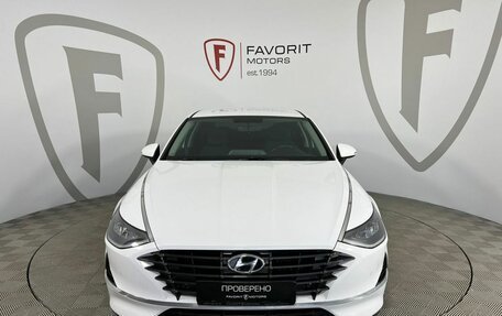 Hyundai Sonata VIII, 2021 год, 2 550 000 рублей, 2 фотография