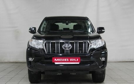 Toyota Land Cruiser Prado 150 рестайлинг 2, 2019 год, 5 000 000 рублей, 2 фотография