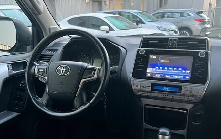 Toyota Land Cruiser Prado 150 рестайлинг 2, 2019 год, 5 000 000 рублей, 11 фотография