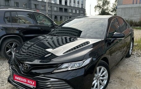 Toyota Camry, 2020 год, 3 650 000 рублей, 1 фотография