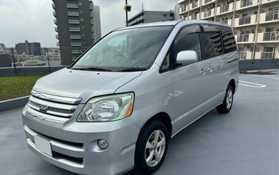 Toyota Noah III, 2005 год, 560 016 рублей, 1 фотография