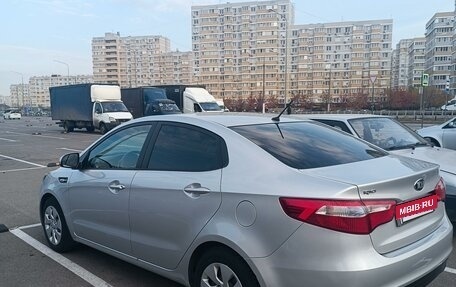 KIA Rio III рестайлинг, 2014 год, 1 050 000 рублей, 2 фотография