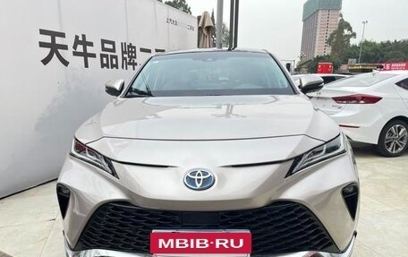 Toyota Venza, 2022 год, 4 120 000 рублей, 2 фотография