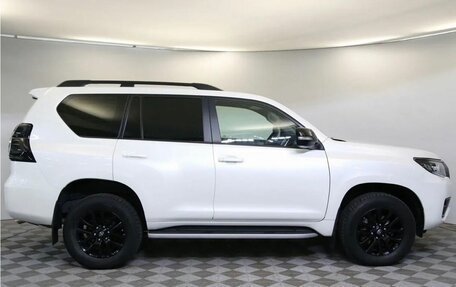 Toyota Land Cruiser Prado 150 рестайлинг 2, 2020 год, 6 900 000 рублей, 11 фотография