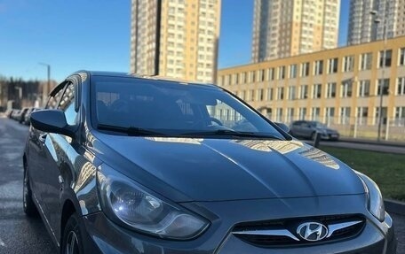 Hyundai Solaris II рестайлинг, 2013 год, 690 000 рублей, 11 фотография