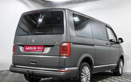 Volkswagen Caravelle T6 рестайлинг, 2017 год, 3 030 000 рублей, 4 фотография