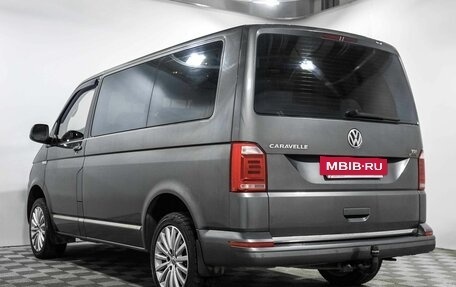 Volkswagen Caravelle T6 рестайлинг, 2017 год, 3 030 000 рублей, 6 фотография