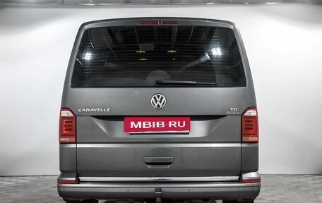 Volkswagen Caravelle T6 рестайлинг, 2017 год, 3 030 000 рублей, 5 фотография