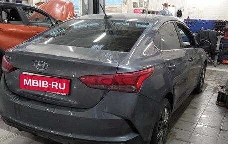 Hyundai Solaris II рестайлинг, 2021 год, 1 500 000 рублей, 3 фотография