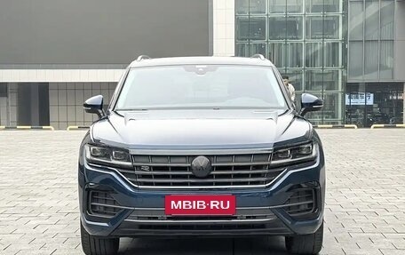 Volkswagen Touareg III, 2022 год, 6 000 000 рублей, 2 фотография