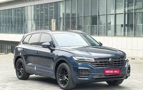 Volkswagen Touareg III, 2022 год, 6 000 000 рублей, 4 фотография