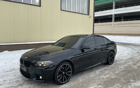 BMW 5 серия, 2014 год, 2 300 000 рублей, 2 фотография